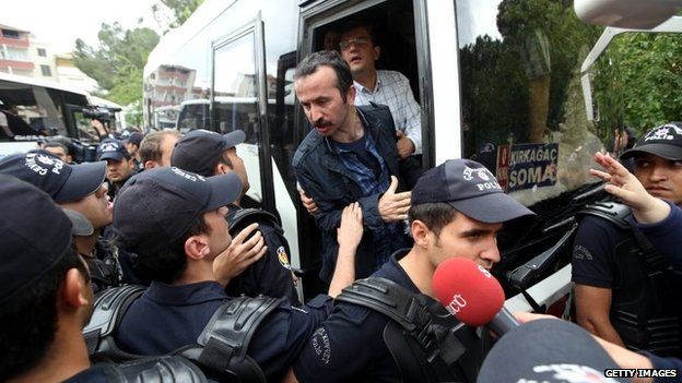 Members of Progressive Lawyers Association who came to the city to give legal counsel to the victims' families were detained by the Turkish police in Soma, a district in Turkey's western province of Manisa, 17 May 2014