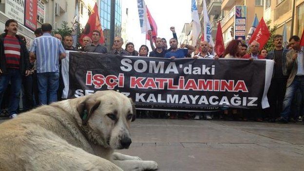 Protesters in Izmir with a banner reading: "We will not remain silent against massacre of workers in Soma"