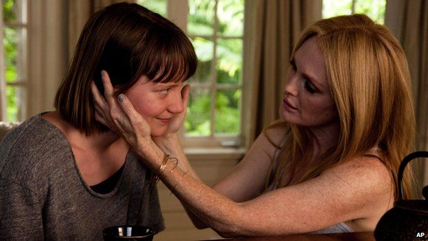 Mia Wasikowska and Julianne Moore in Maps to the Stars