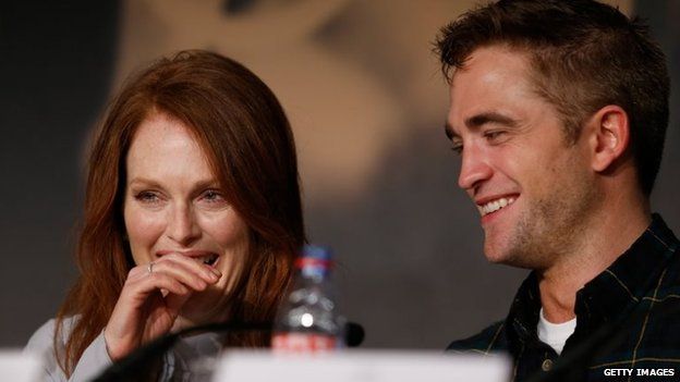 Julianne Moore and Robert Pattinson