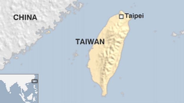 Taiwan subway knife attack leaves three dead - BBC News