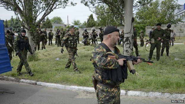 Pro Russia Separatists Ambush Fighters In Eastern Ukraine Bbc News 0023