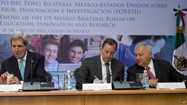 L to R: John Kerry, Mexican Foreign Secretary Jose Antonio Meade and Mr Chuayffet