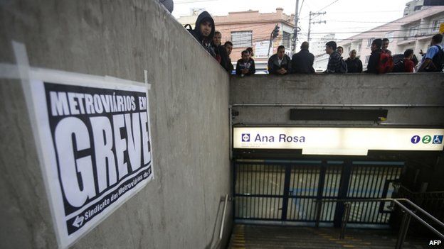 Ana Rosa tube station closed by strike