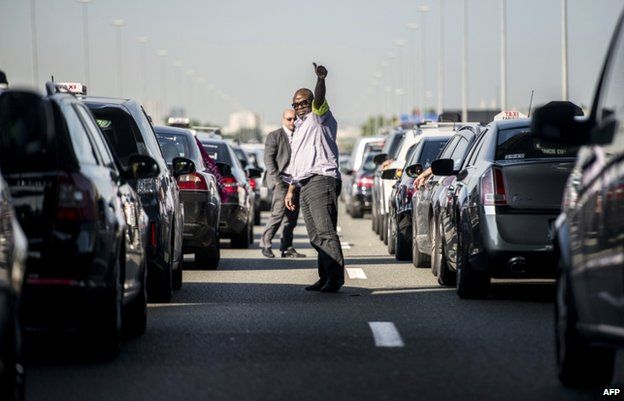 Cab drivers blocked access to Roissy airport near Paris