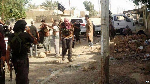 Militiamen in Tikrit, 11 June