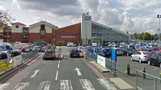 Heartlands Hospital: Salmonella outbreak closes eight wards - BBC News