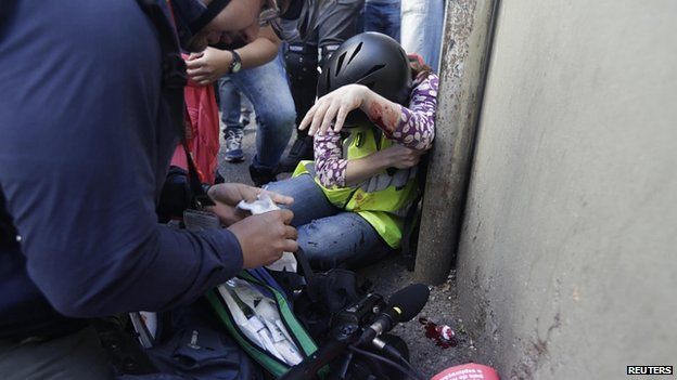CNN journalist injured in clashes. 12 June 2014
