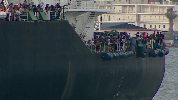 Migrants on board Kuwaiti tanker (16 June)