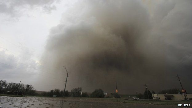 A tornado touches down near Pilger, Nebraska 16 June 2014