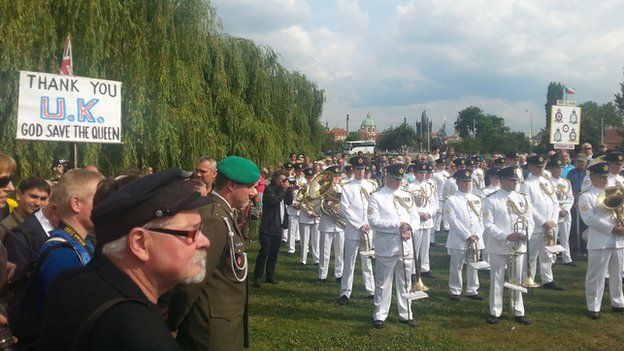 The unveiling ceremony in Prague