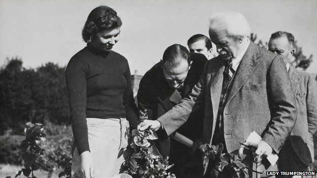 lady trumpington The young Lady Trumpington with David Lloyd George