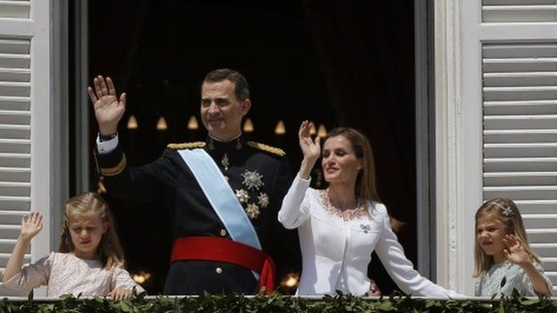 Felipe with Letizia and daughters