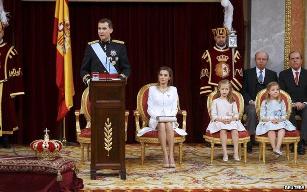 King Felipe VI of Spain appearing at the balcony of the Royal