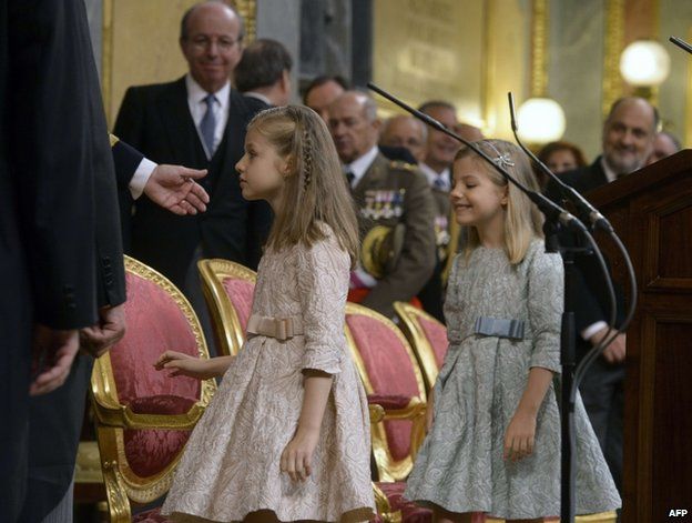 King Felipe VI of Spain appearing at the balcony of the Royal