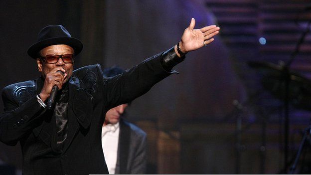 Stars pay tribute to soul legend Bobby Womack - BBC News