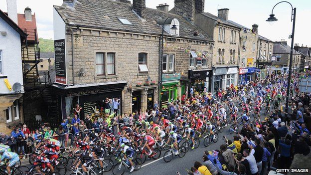 Tour de France passes through Ilkley