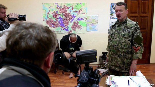Igor Strelkov, military commander of pro-Russian militias in Sloviansk talking to journalists in Sloviansk, April 27