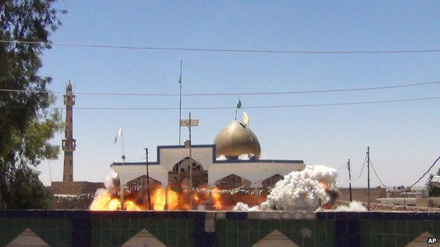 Shia Saad bin Aqeel Husseiniya shrine explodes in Tal Afar, Iraq.