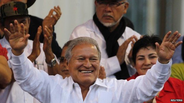 President Salvador Sanchez waves to the crowd after his swearing-in ceremony. 02/06/2014