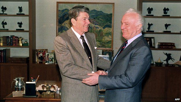 Former Soviet Foreign Minister Eduard Shevardnadze meets former US president Ronald Reagan in Los Angeles - 20 May 1991