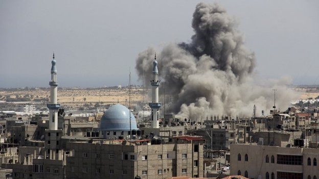 Israeli missile hits an area in Rafah, southern Gaza Strip (9 July 2014)