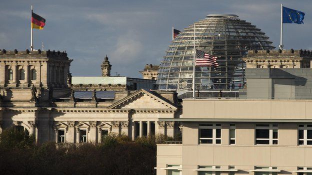 US embassy in Berlin with German parliament behind (file pic)