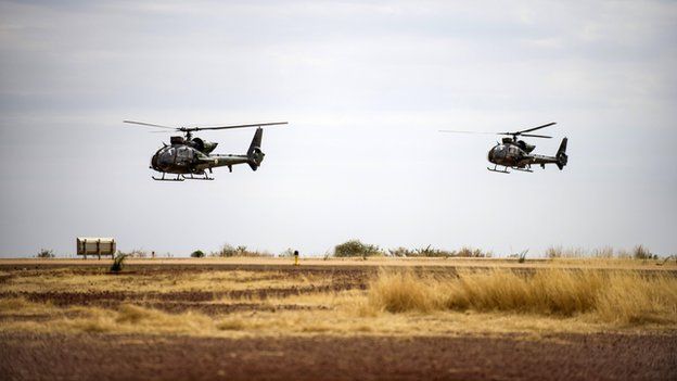 French helicopters flying near Timbuktu (file photo 2013)