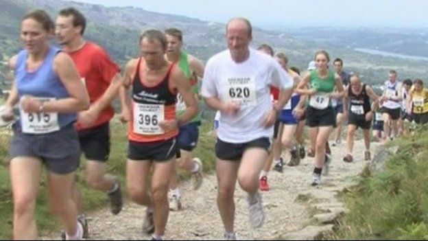 Runners in the Snowdon Race