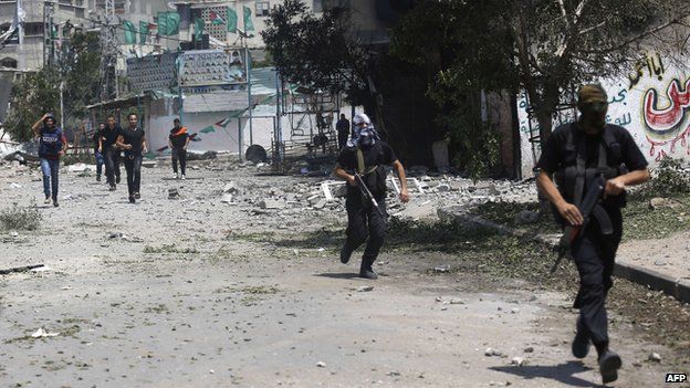 Hamas fighters in Shejaiya, 20 July 2014