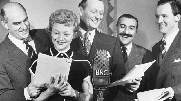 Kenneth Horne , Dora Bryan , Richard Murdoch ; Sam Costa and Nicholas Parsons recording radio series Much Binding In The Marsh in 1953