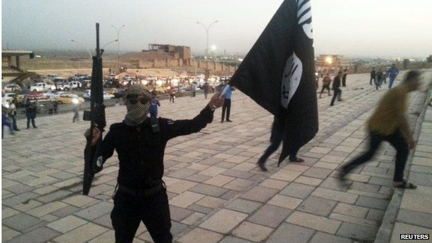 Islamic State fighter in Mosul (30/06/14)