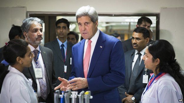 US Secretary of State John Kerry speaks to graduate students about their work at the Indian Institute of Technology in New Delhi, India