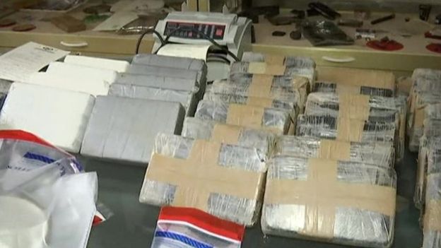 France drugs: Policeman seized in massive cocaine hunt - BBC News