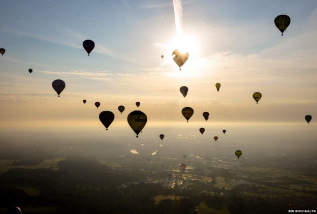 Day in pictures: 8 August 2014 - BBC News