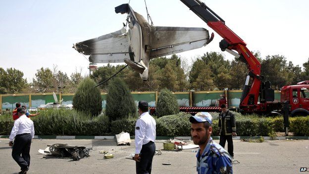 Scene of the crash in Tehran (10 August 2014)