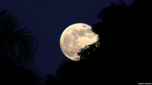 Supermoon: Your pictures - BBC News