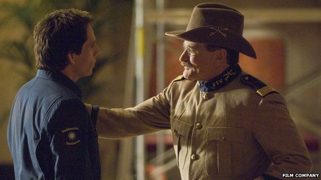 Robin Williams with Ben Stiller (l) in Night at the Museum: Battle of the Smithsonian