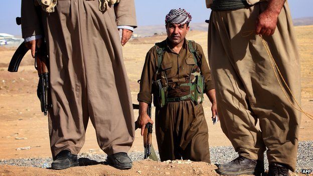 Peshmerga near frontline in Khazer