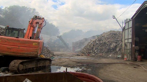 Averies Recycling Ltd - recycling fire in Swindon