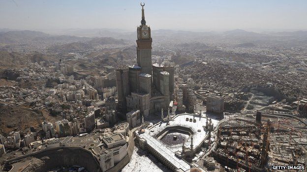 saudi-arabia-world-s-tallest-clock-tourist-attraction-bbc-news