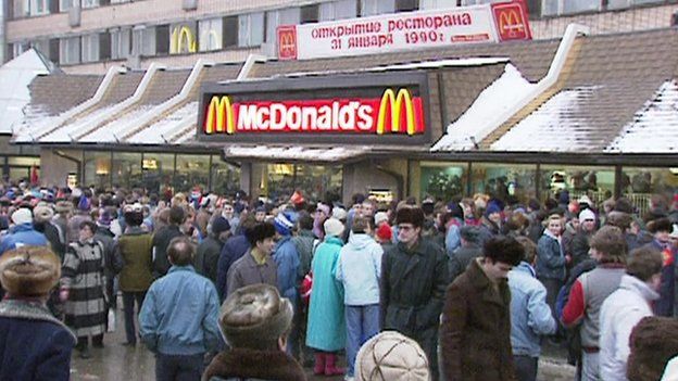 McDonald's opens in Moscow 1990