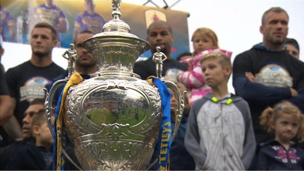 Leeds Rhinos Fans Welcome Home Challenge Cup - BBC News