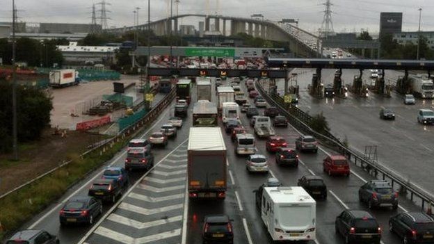 Dartford Crossing search uncovers 13 suspected illegal immigrants - BBC ...