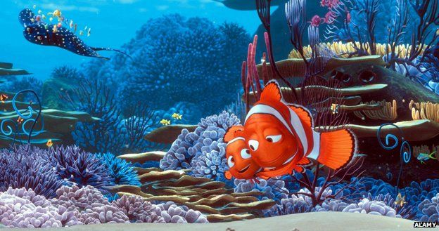 Cartoon Nemo with dad Marvin