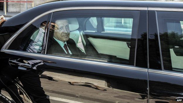Mr Erdogan leaves after parliament after the swearing-in ceremony (28 August 2014)