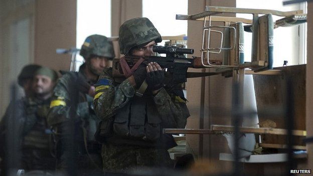 Ukrainian soldiers during fighting with pro-Russian separatists in the eastern Ukrainian town of Ilovaysk - 26 August 2014