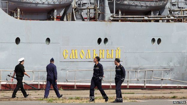 Russian sailors by the Smolny frigate in St Nazaire - 30 June