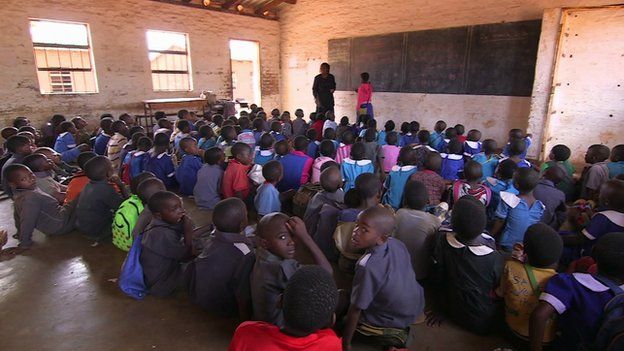 Malawi classroom, full of pupils