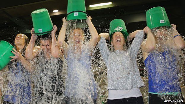 People in Melbourne take the ice bucket challenge